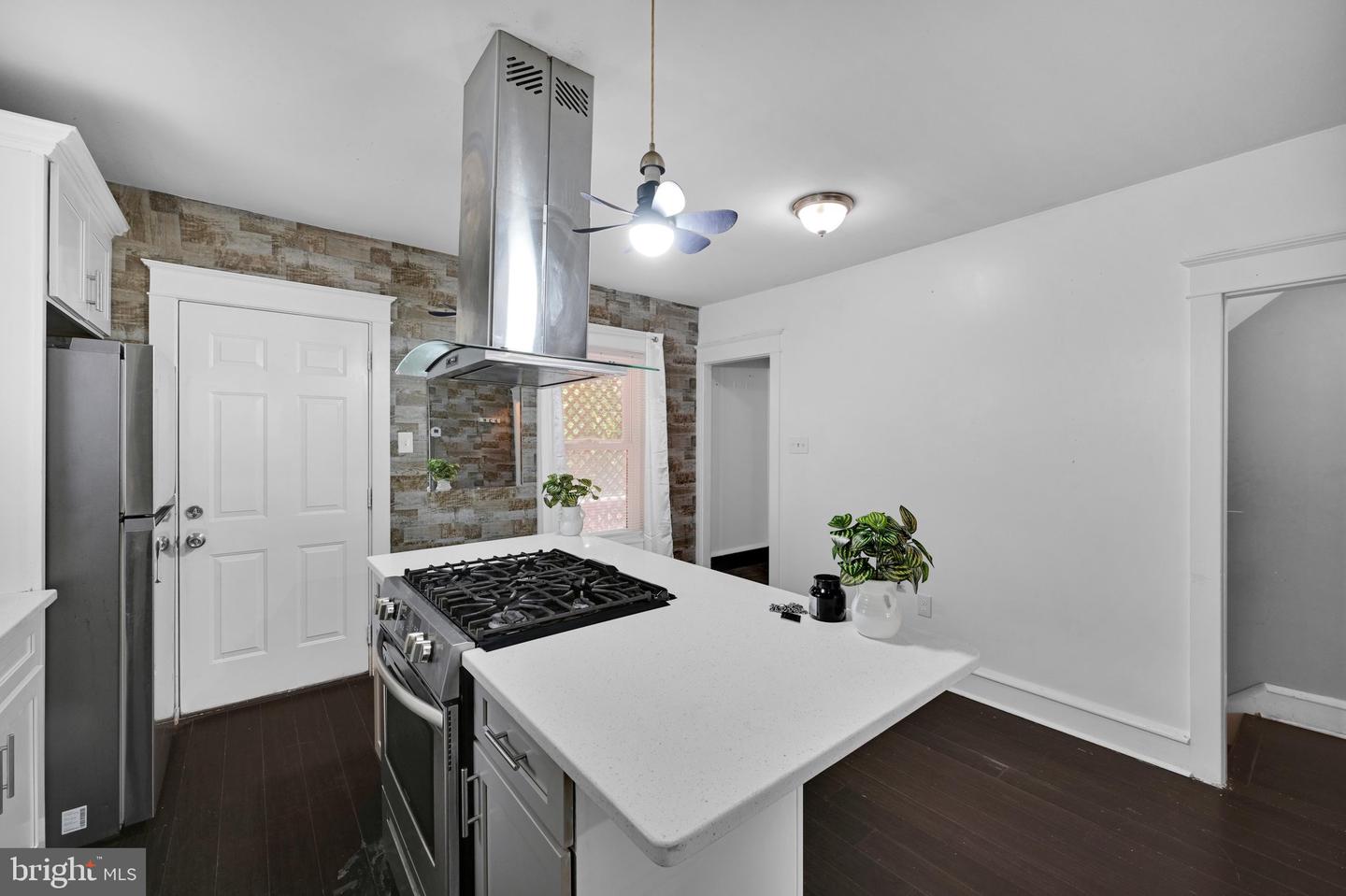 26 E Mohn St Property Photo 6