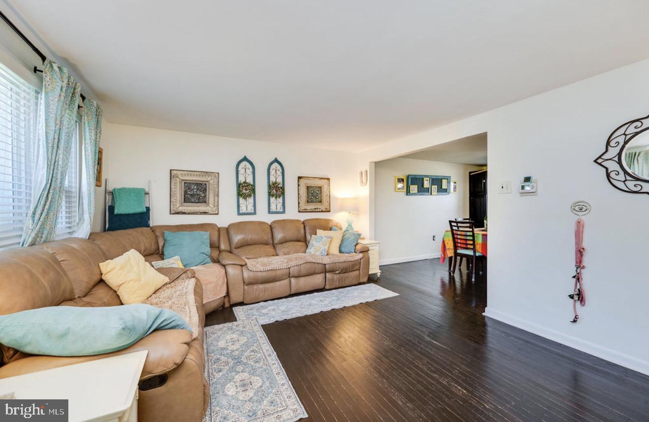 225 S 4TH AVE