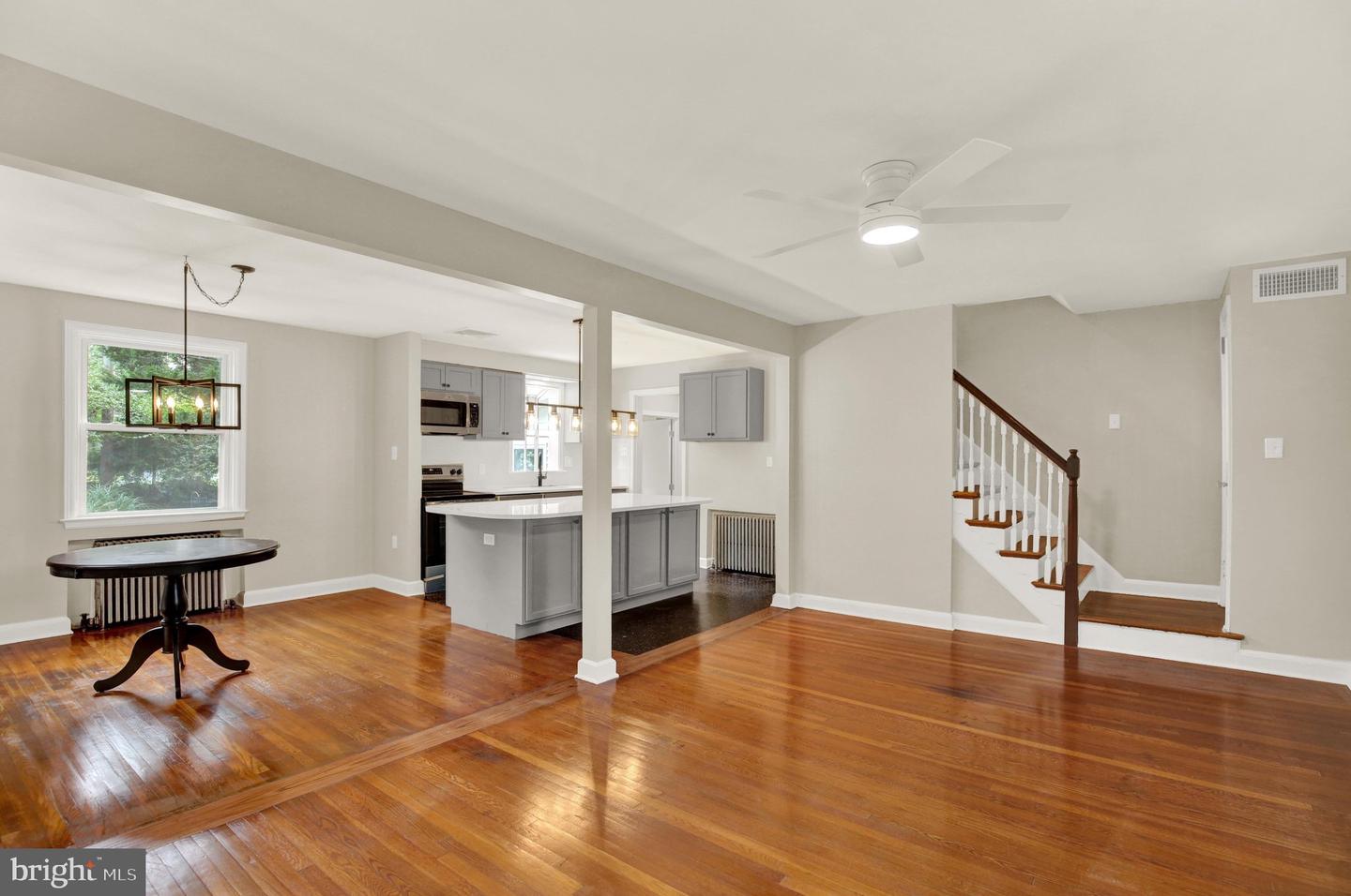 2302 Reading Blvd Property Photo 7