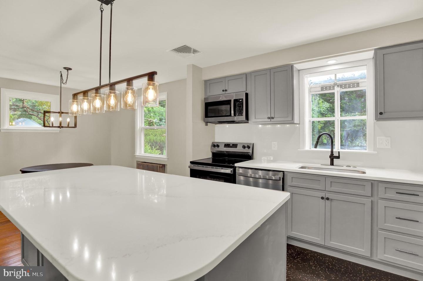 2302 Reading Blvd Property Photo 12