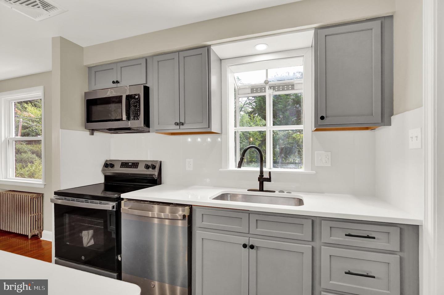 2302 Reading Blvd Property Photo 13