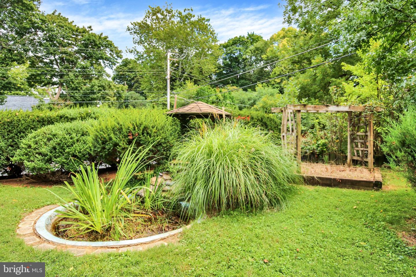 2302 Reading Blvd Property Photo 34