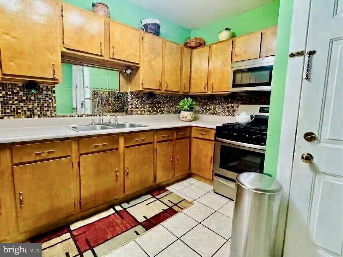 611 Thorn St Property Photo 15