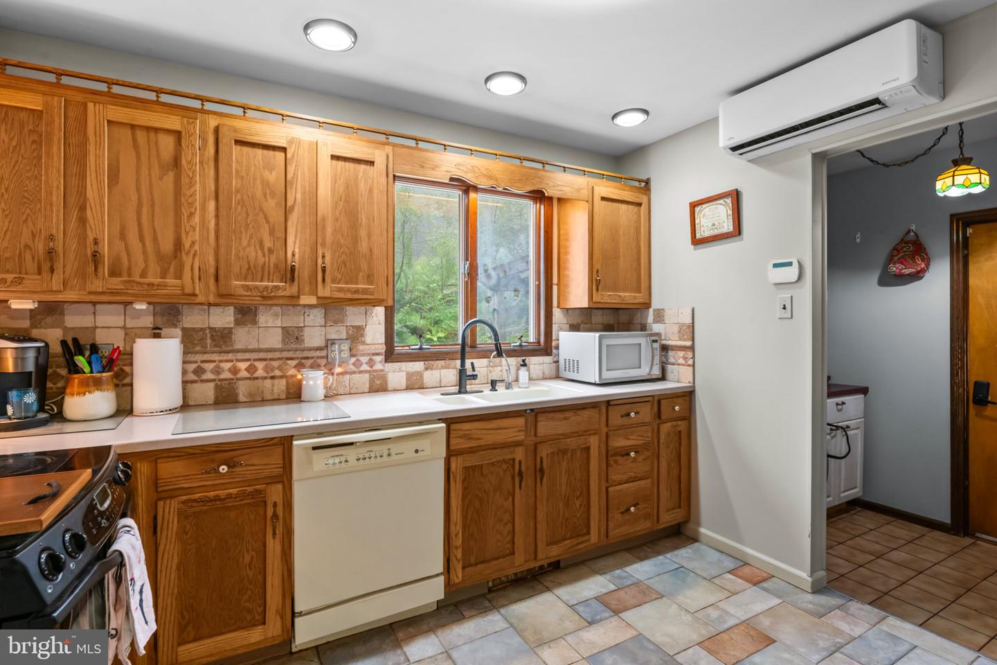 214 Grouse Hill Rd Property Photo 4