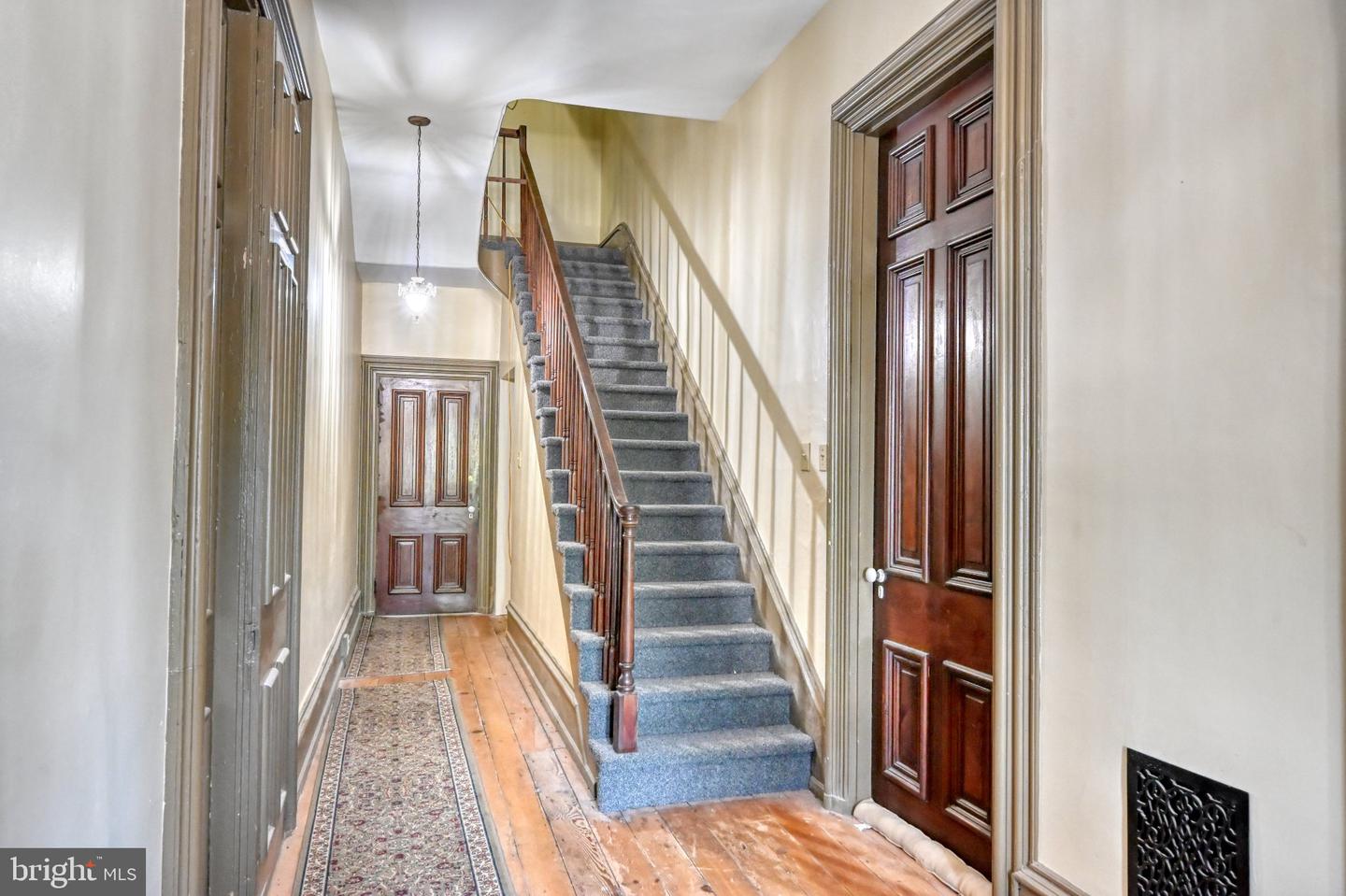 2 E Penn Ave #c Property Photo 3