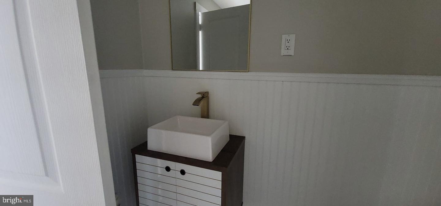 348 S 11th St Property Photo 13