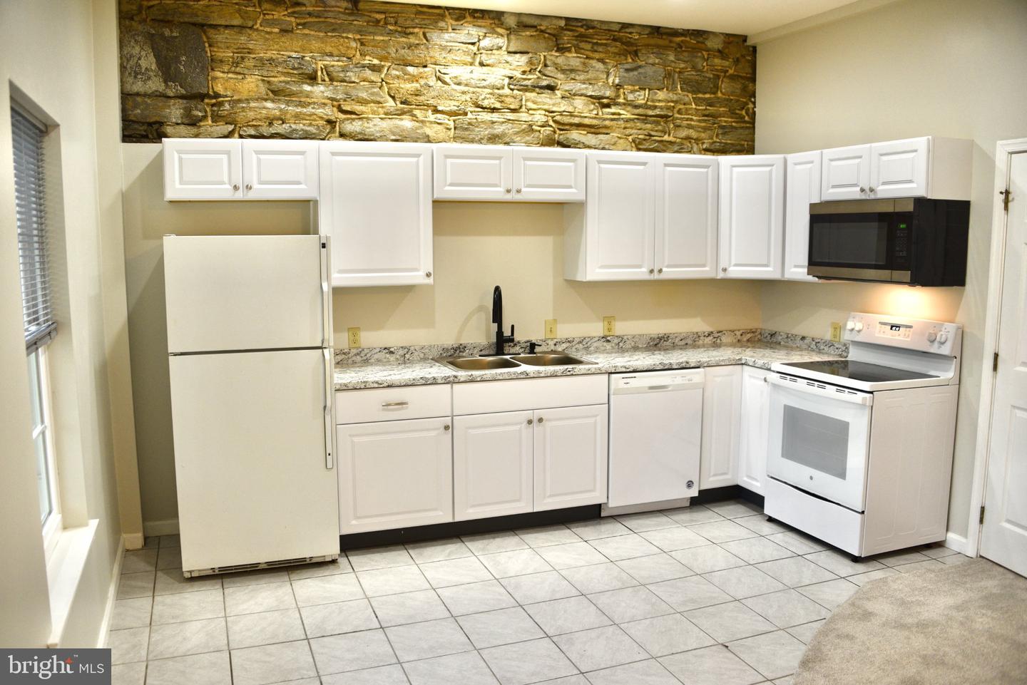 509 W Penn Ave #7 Property Photo 4