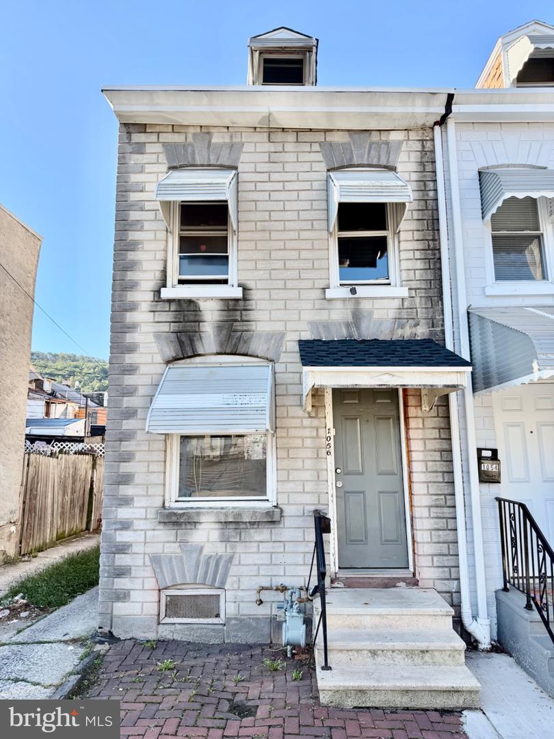 1056 Spruce St Property Photo 1