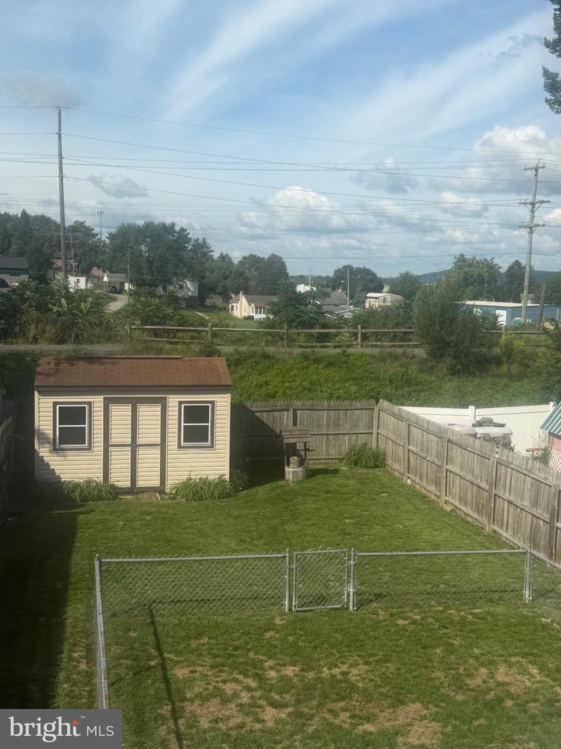 3530 Montrose Ave Property Photo 4