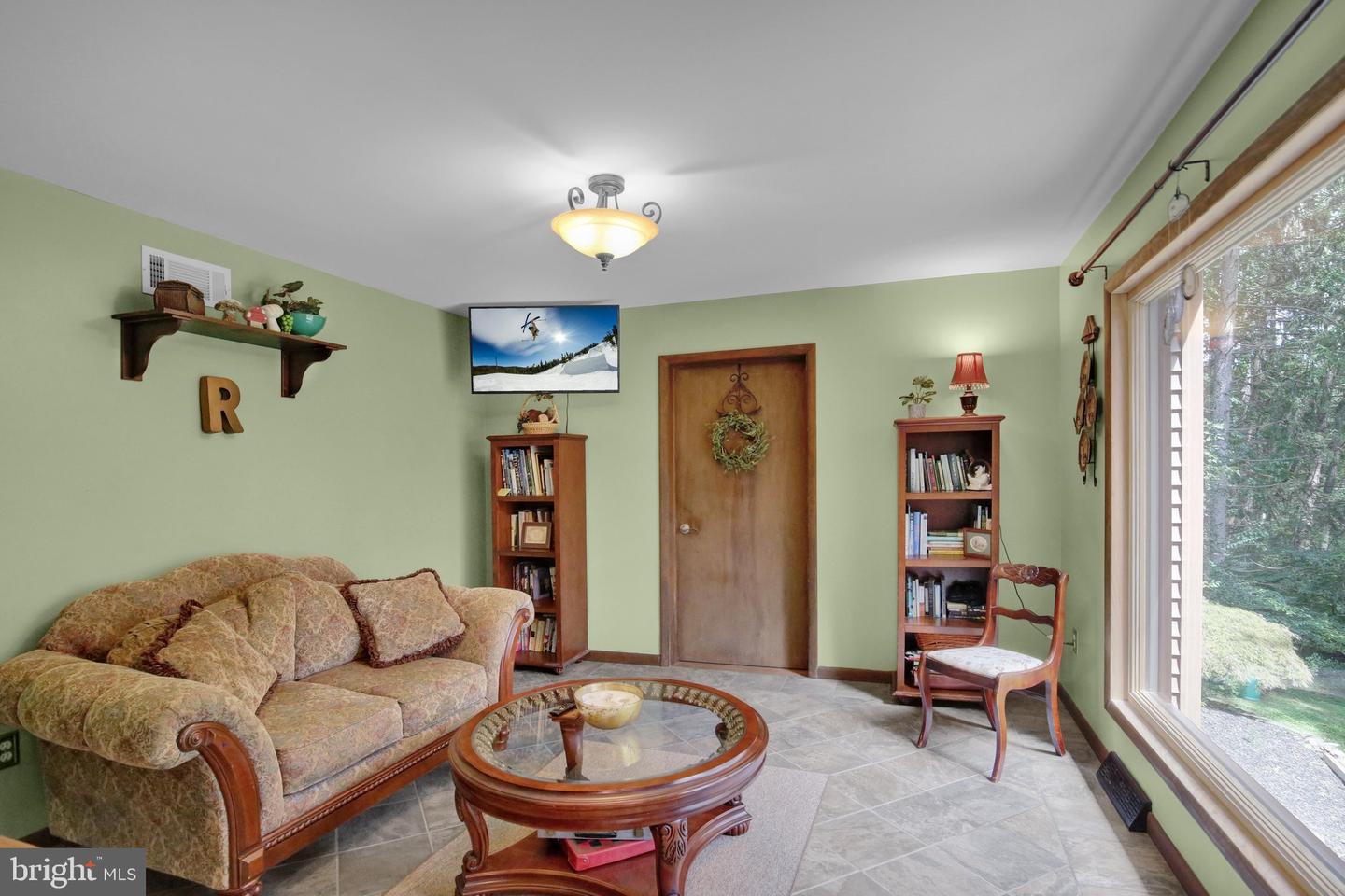 176 Imperial Dr Property Photo 26