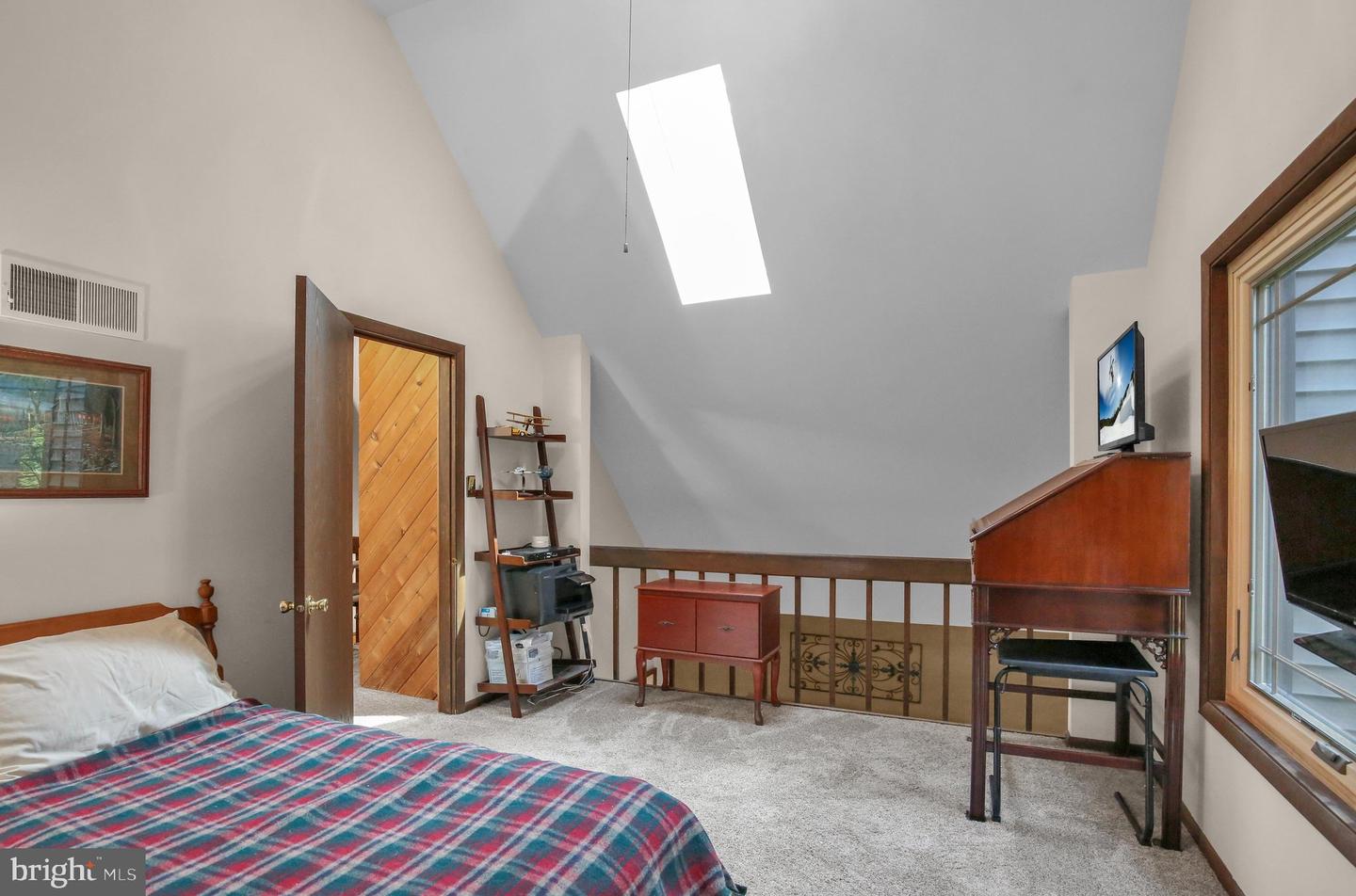176 Imperial Dr Property Photo 29