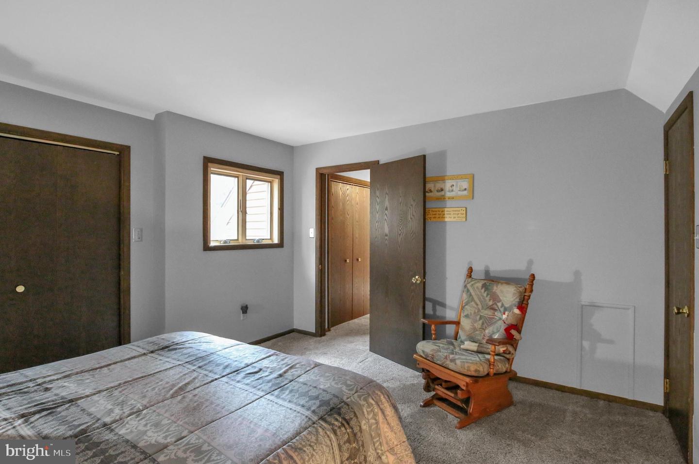 176 Imperial Dr Property Photo 32