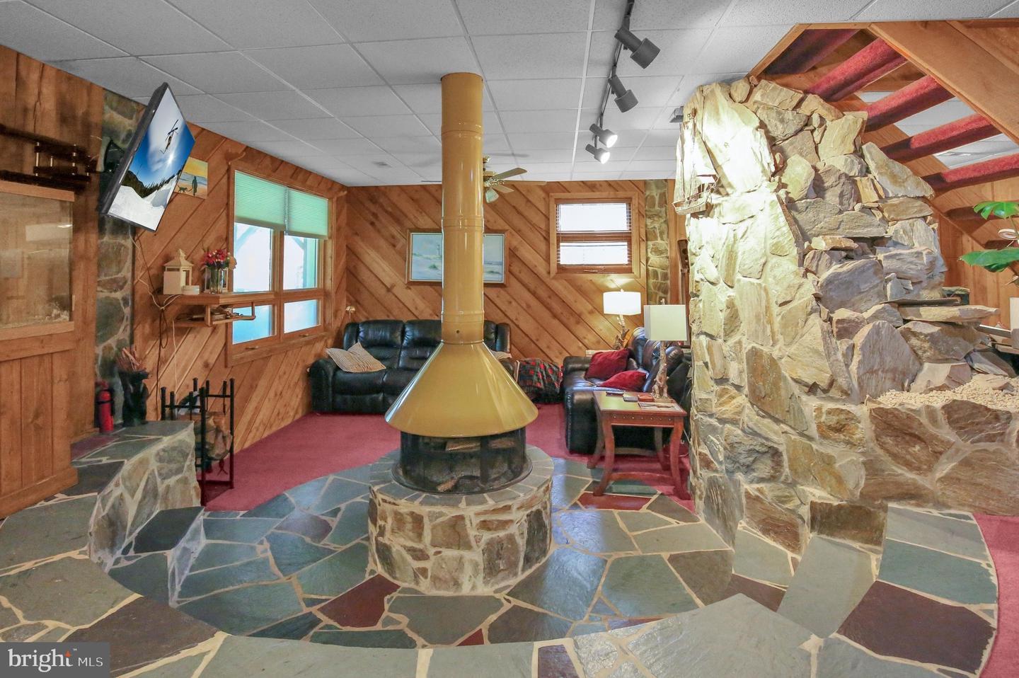 176 Imperial Dr Property Photo 36