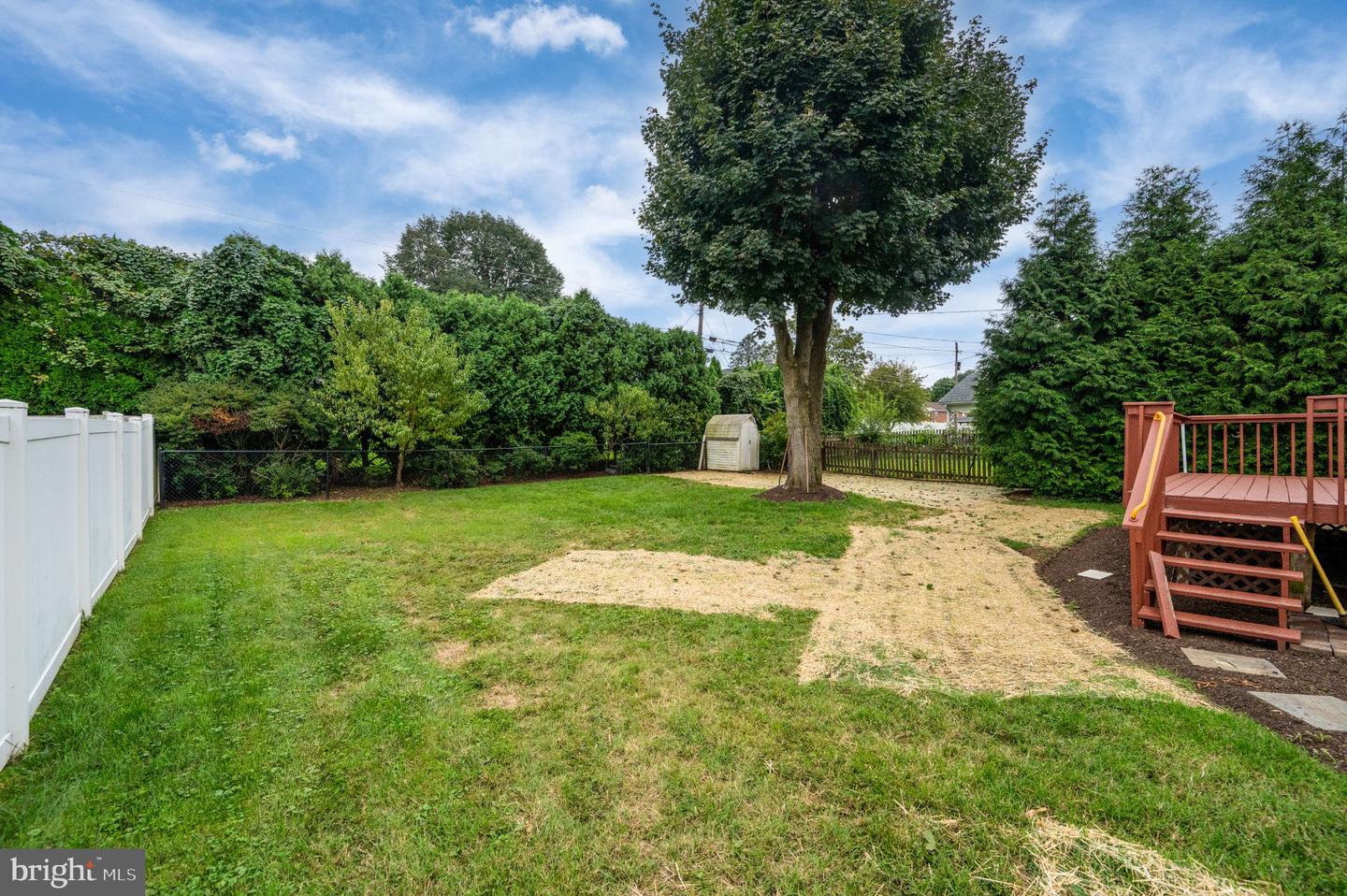 1952 Garfield Ave Property Photo 6