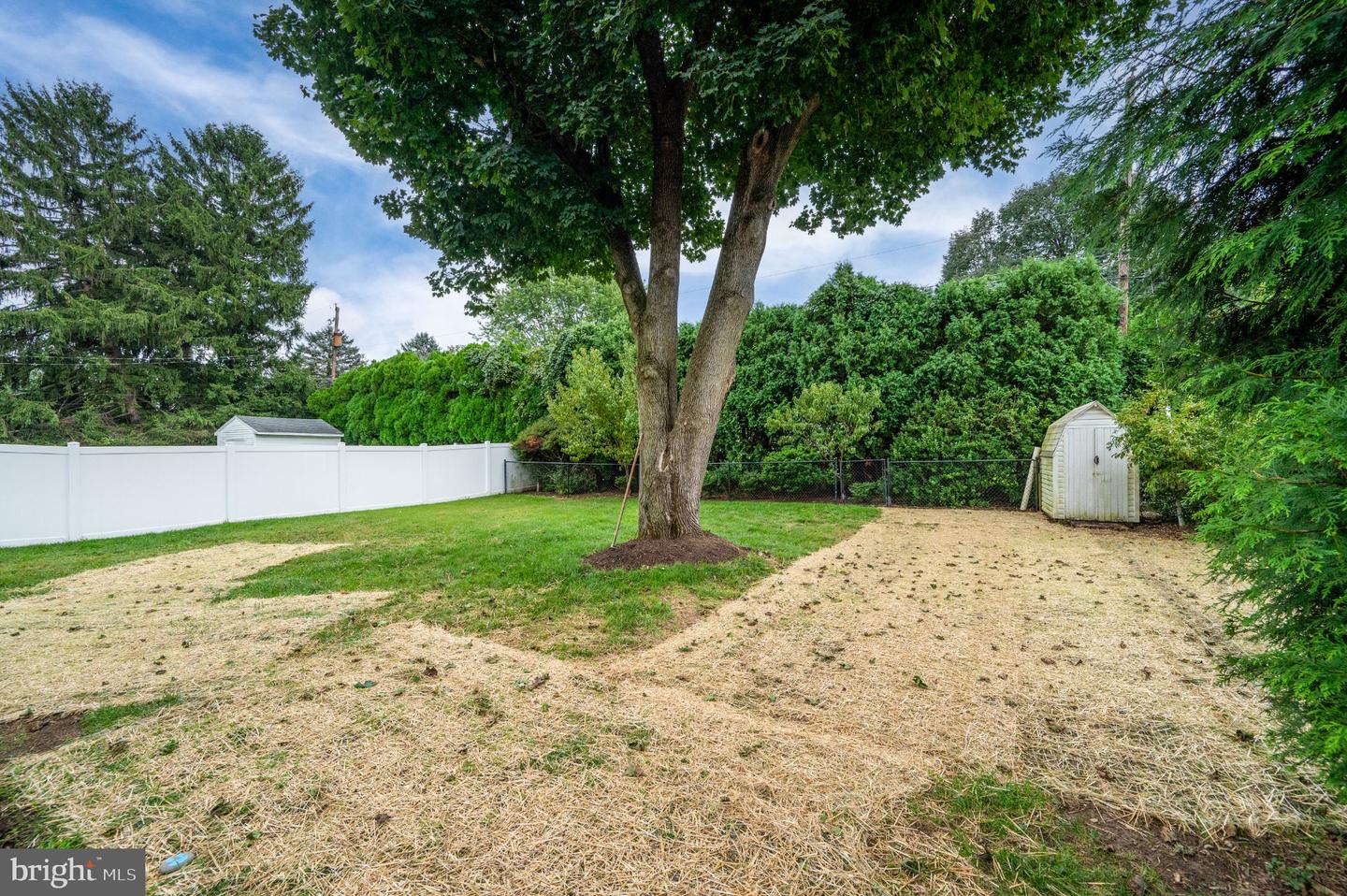 1952 Garfield Ave Property Photo 12