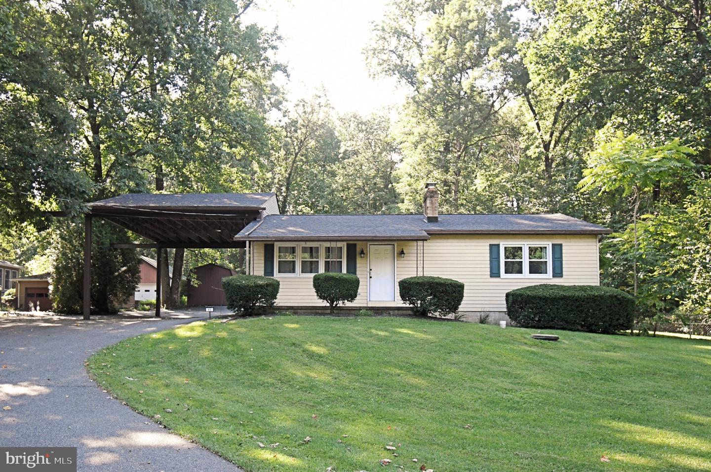 83 Pricetown Rd Property Photo 4