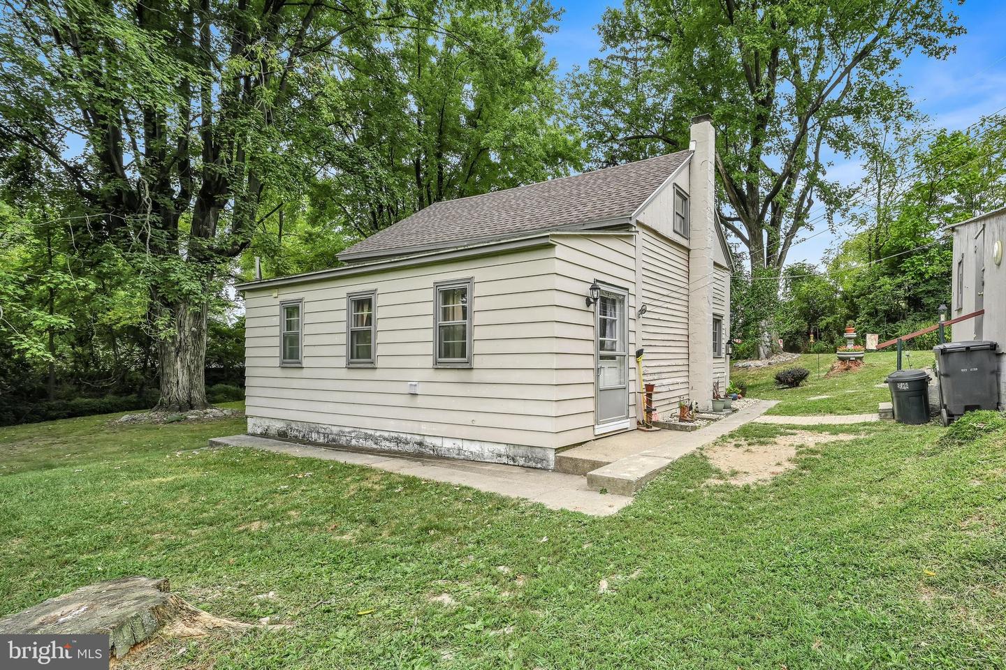 1325 Moselem Springs Rd Property Photo 1