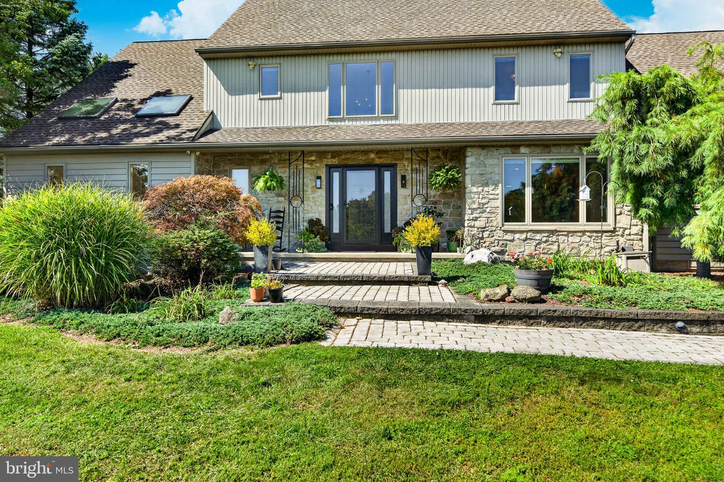 12 Stony Ridge Dr Property Photo 5