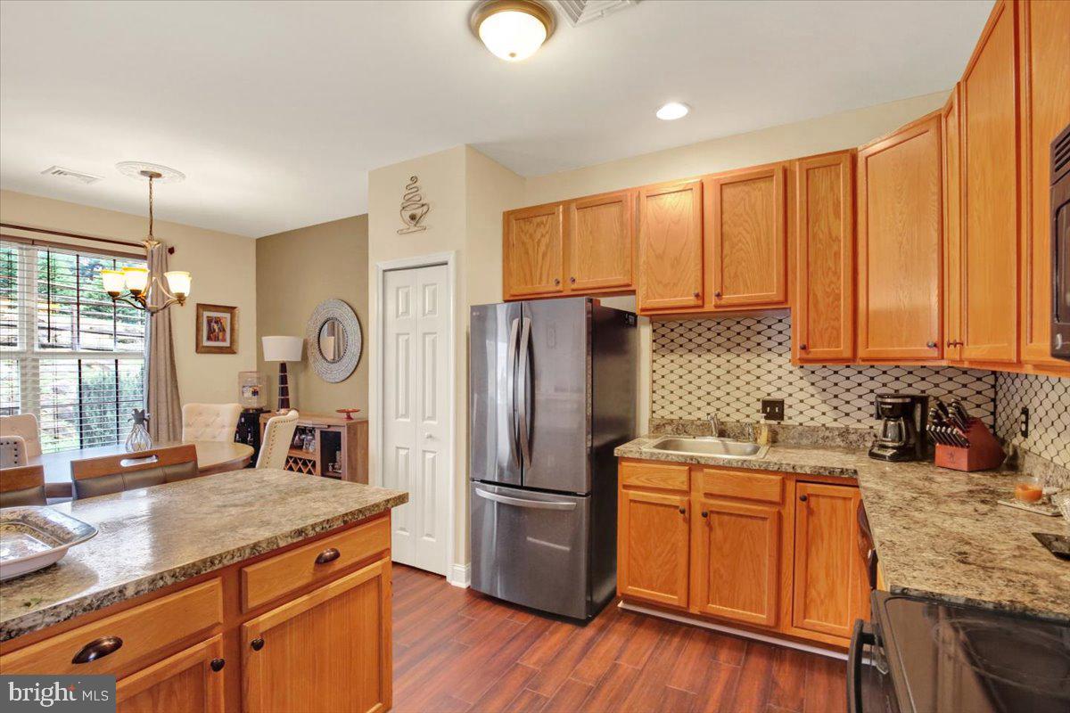 5 Emily Ct Property Photo 6