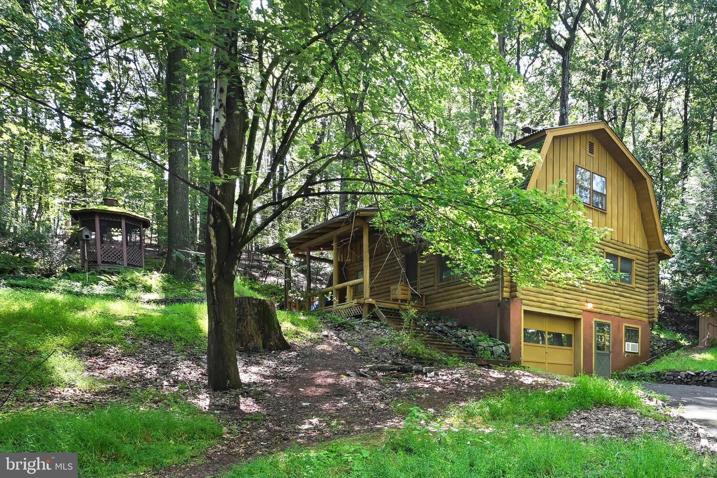 110 Oakbrook Ct Property Photo 1