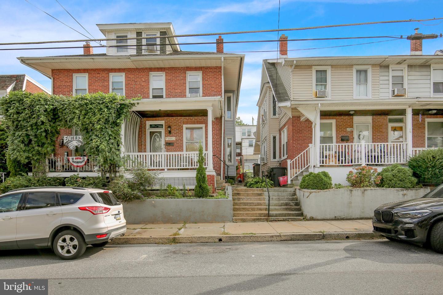 2524 Grant St Property Photo 1