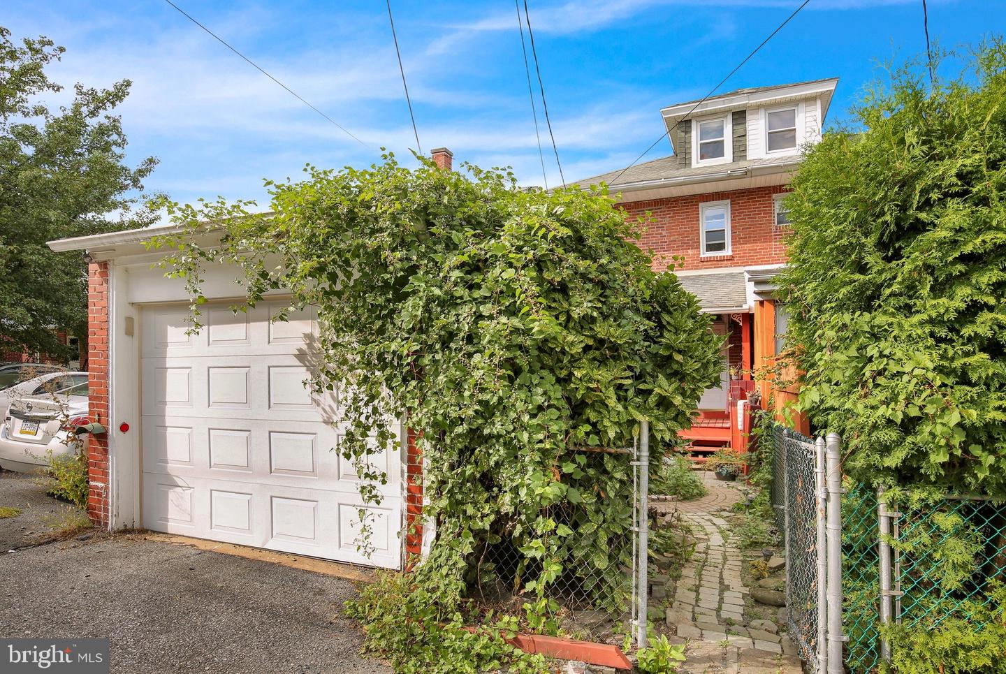 2524 Grant St Property Photo 12