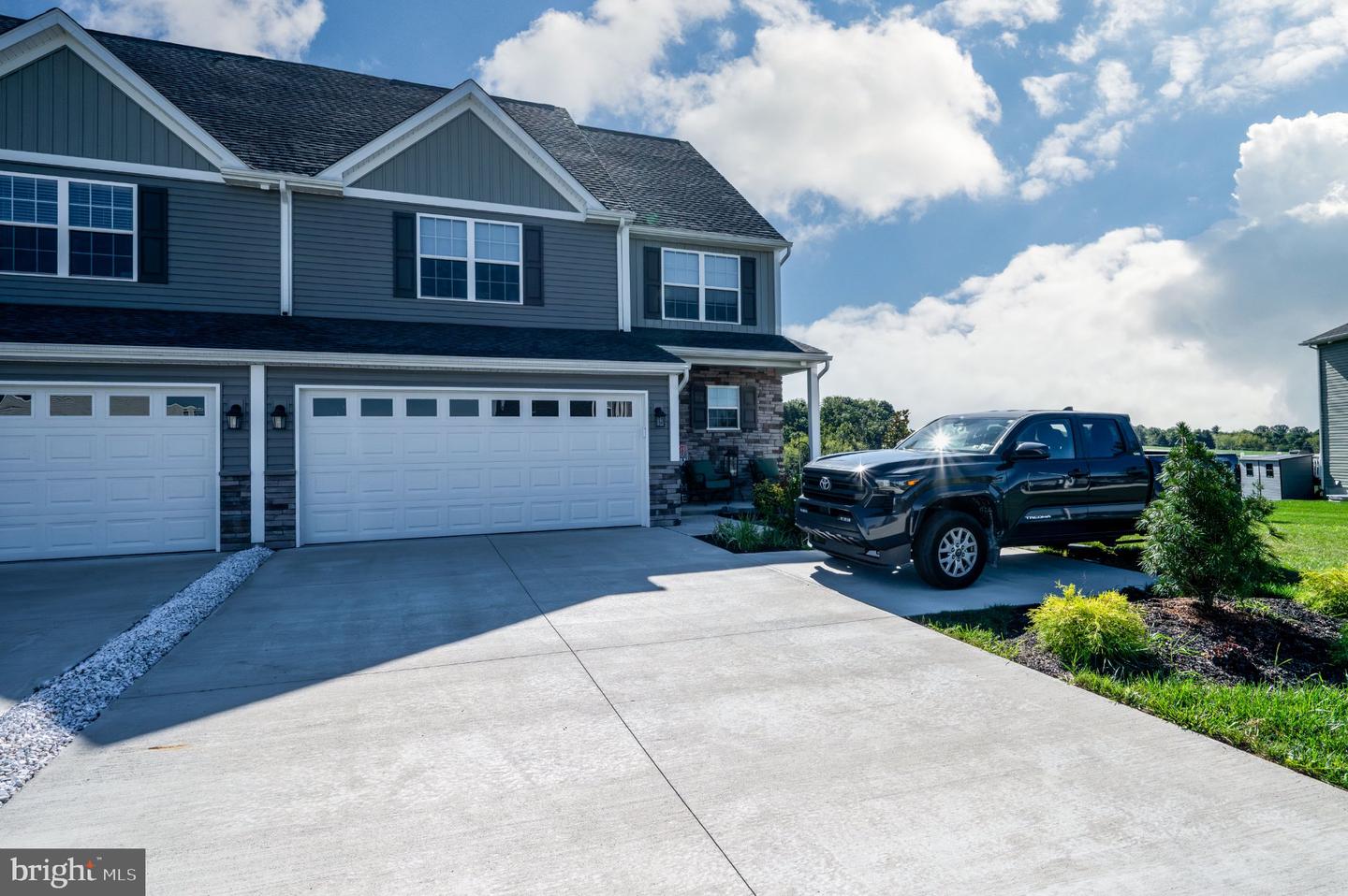 125 Sunglo Dr Property Photo 1