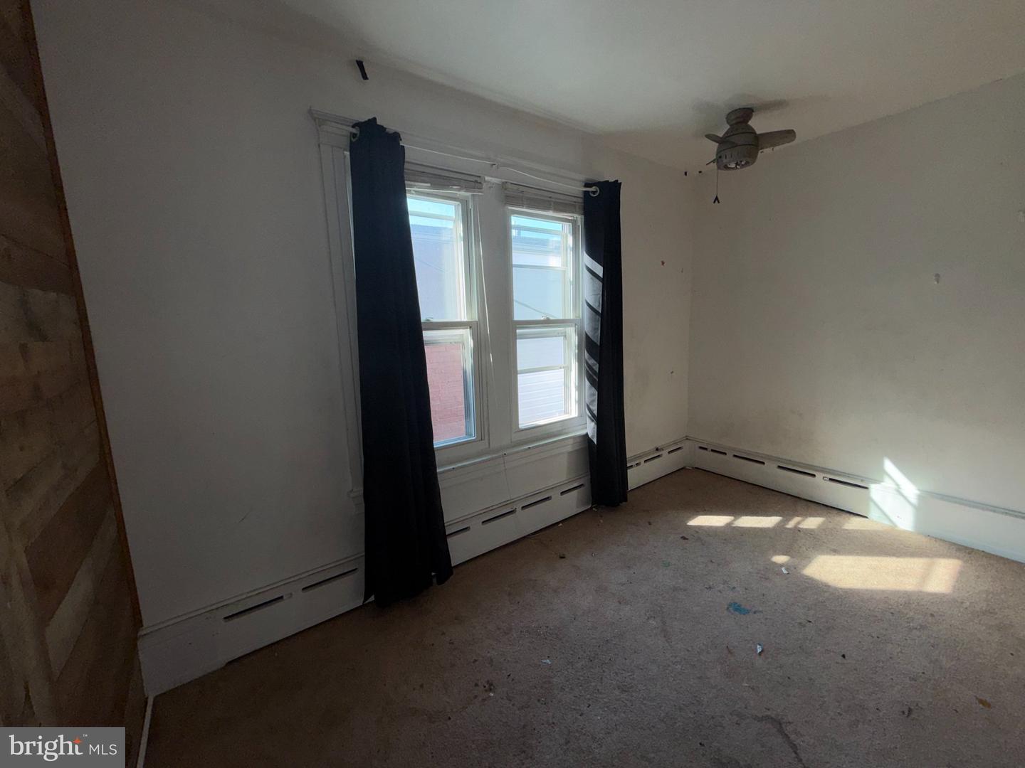 556 S 4th St Property Photo 12
