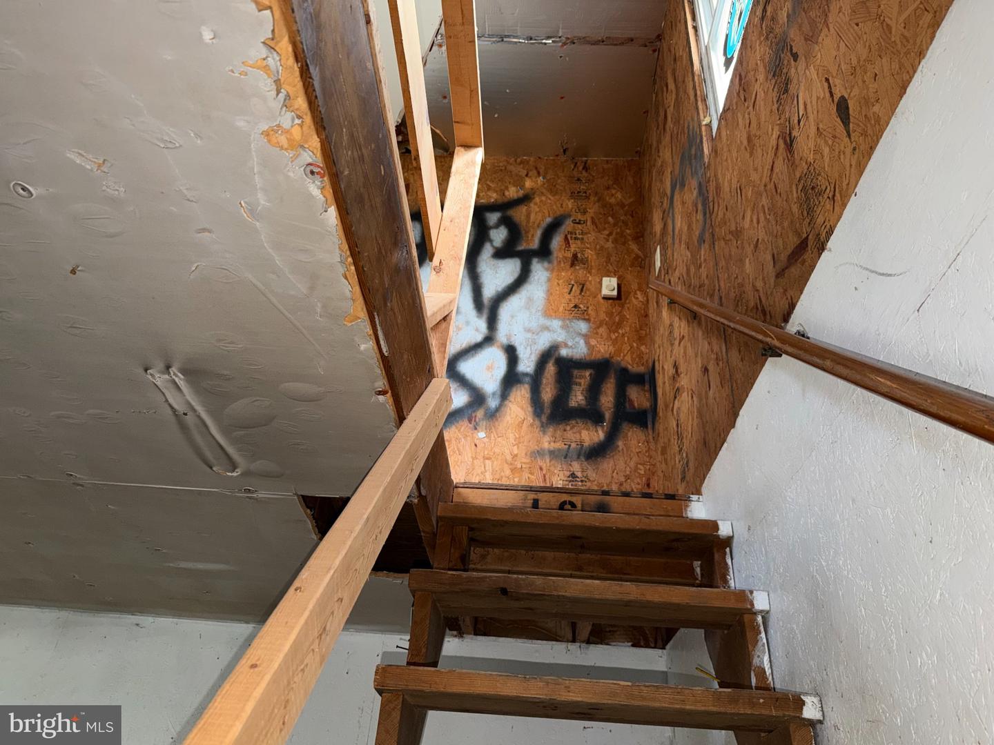 556 S 4th St Property Photo 17