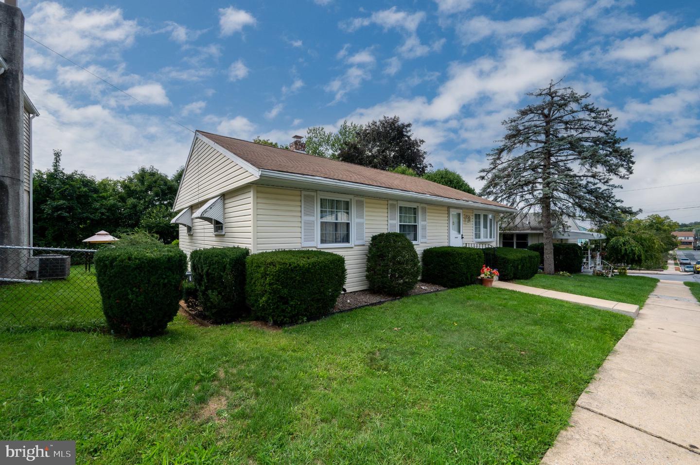 3224 Gray St Property Photo 1