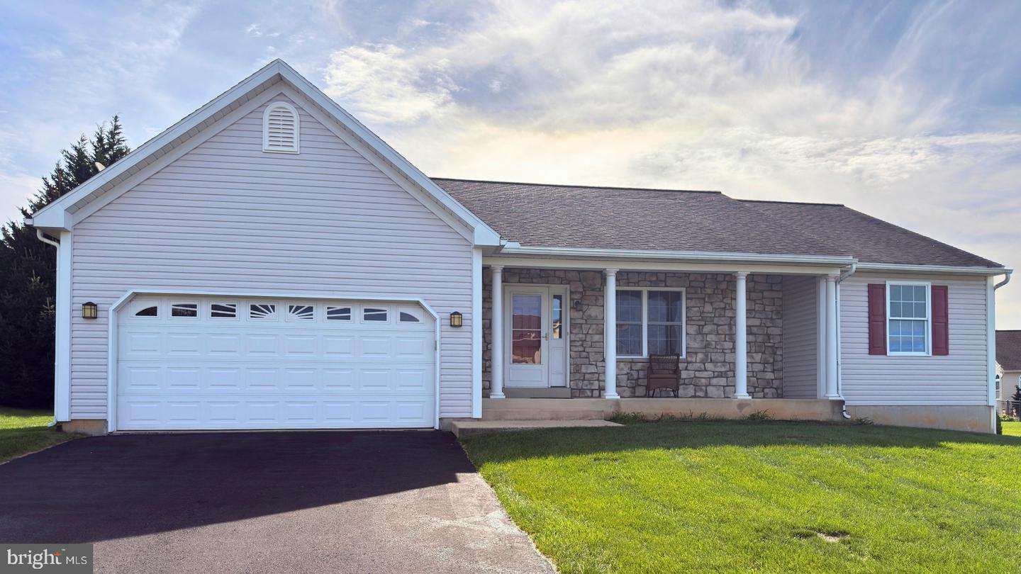 12 Oswego Ln Property Photo 2