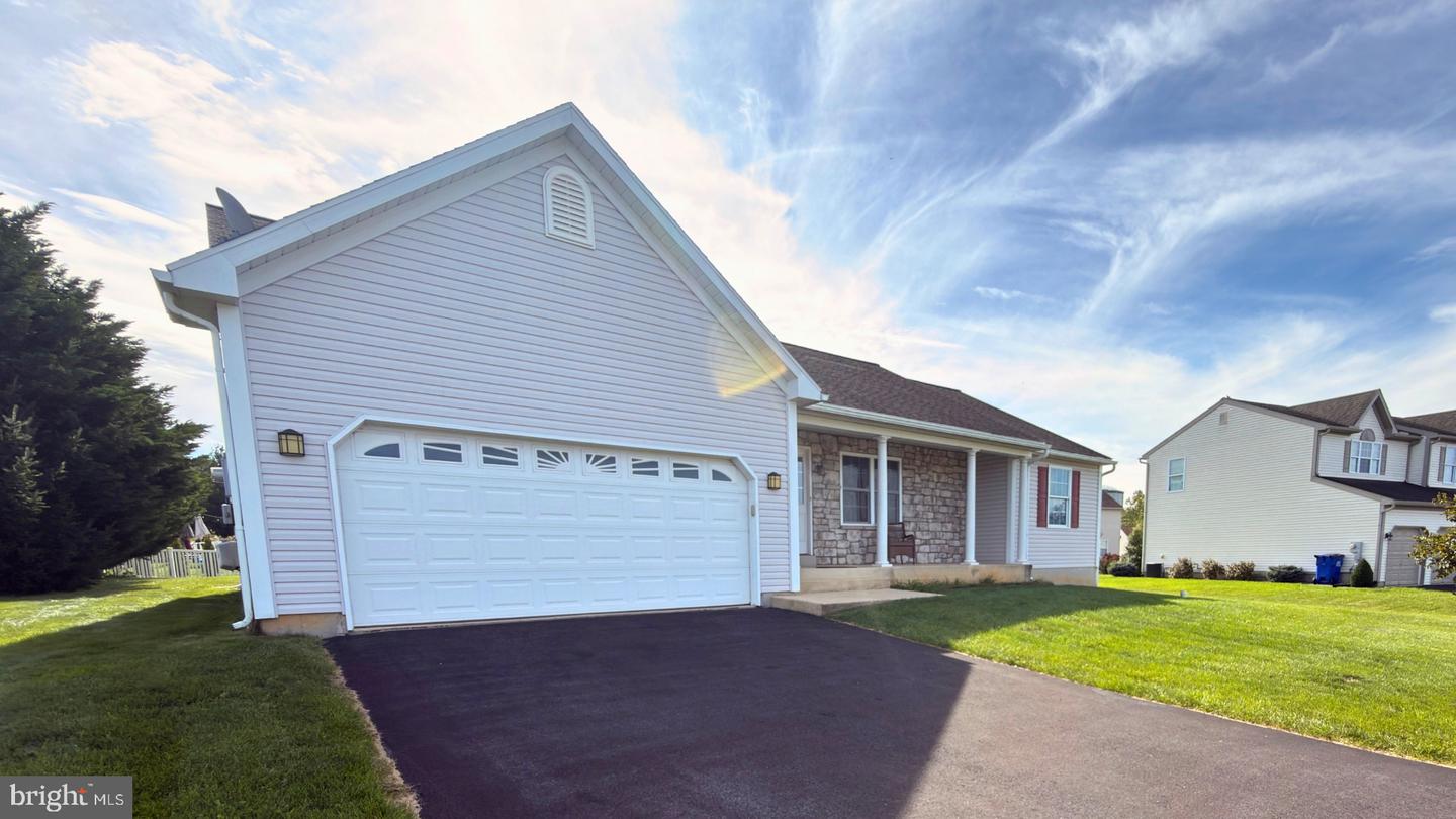 12 Oswego Ln Property Photo 3