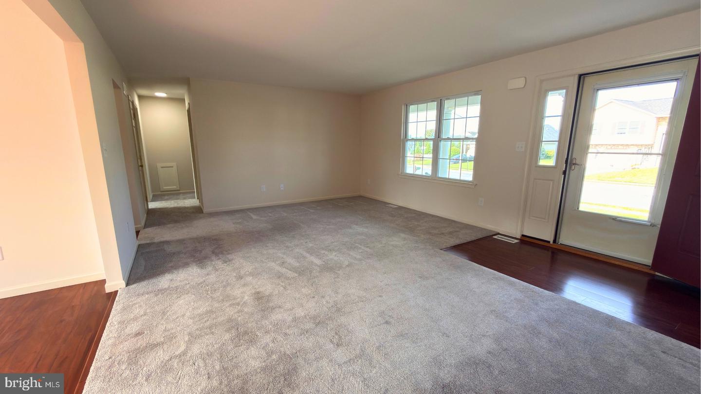 12 Oswego Ln Property Photo 5