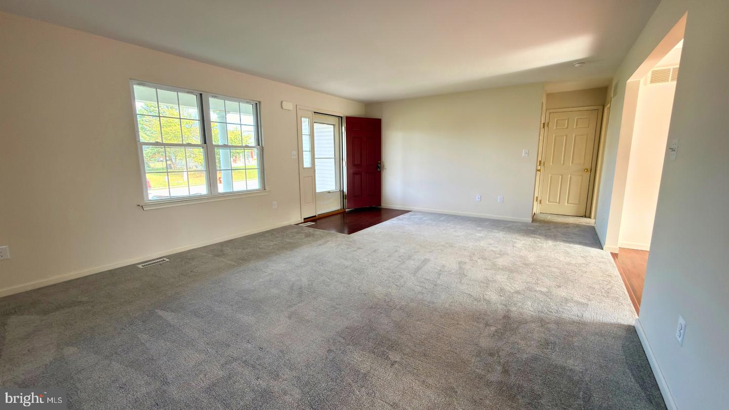 12 Oswego Ln Property Photo 6