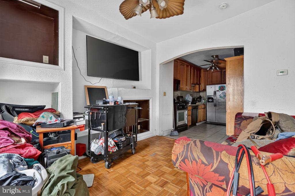1557 Moss St Property Photo 7