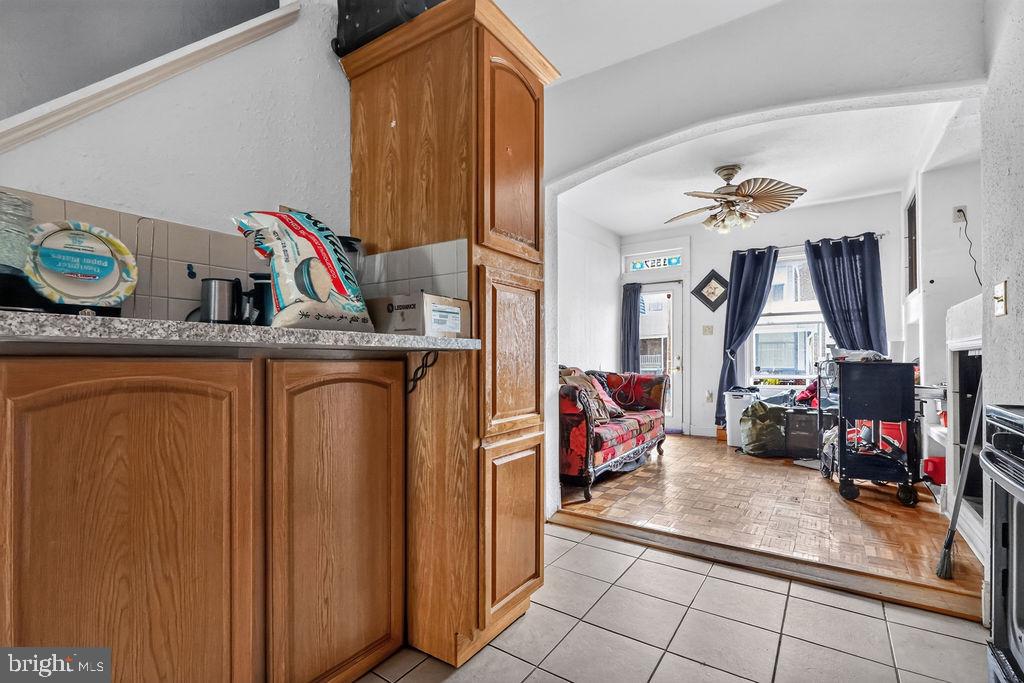 1557 Moss St Property Photo 13