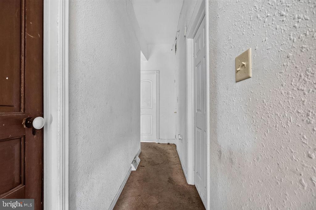 1557 Moss St Property Photo 20