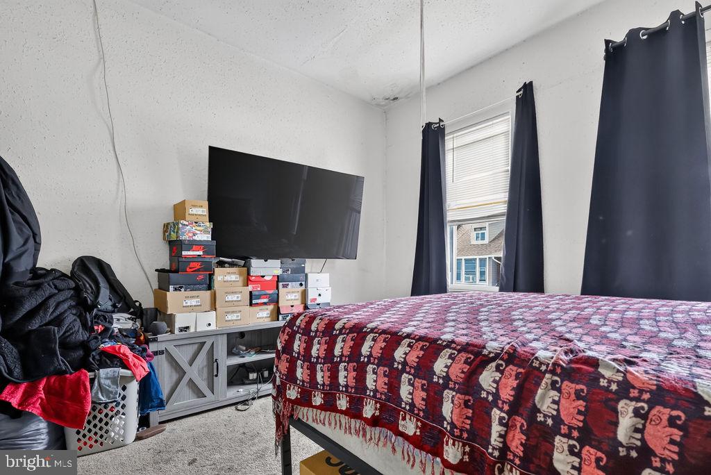 1557 Moss St Property Photo 24