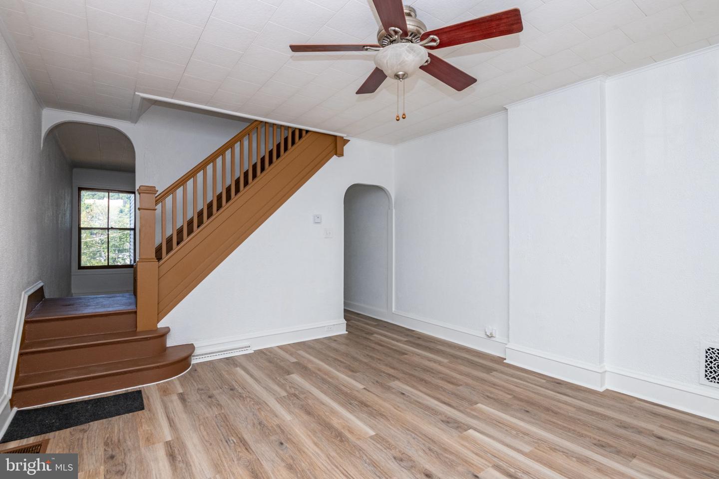 1519 Fairview St Property Photo 3
