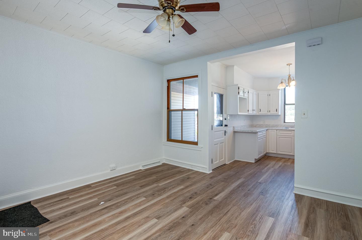 1519 Fairview St Property Photo 5