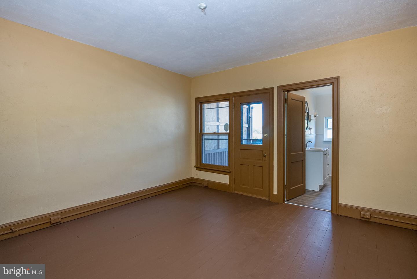 1519 Fairview St Property Photo 13