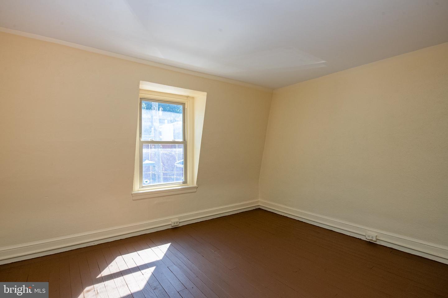1519 Fairview St Property Photo 15