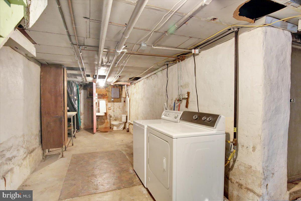 101 Upland Ave Property Photo 32