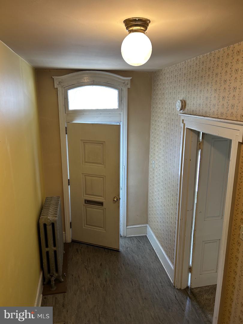 71 Noble St Property Photo 6