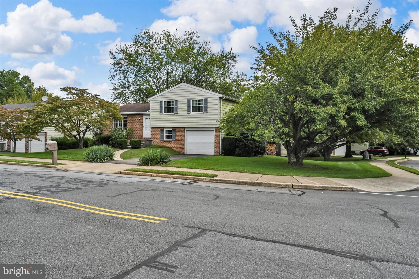 15 Elm St Property Photo 2