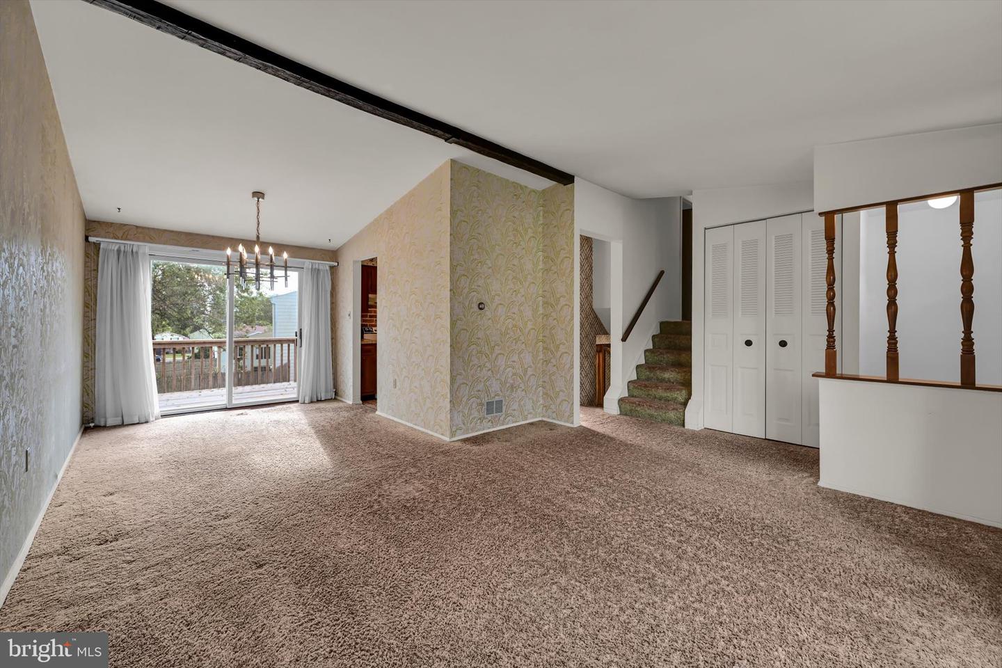 15 Elm St Property Photo 8