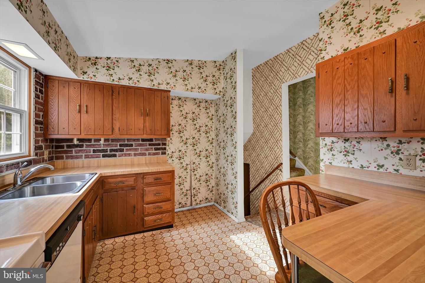 15 Elm St Property Photo 13
