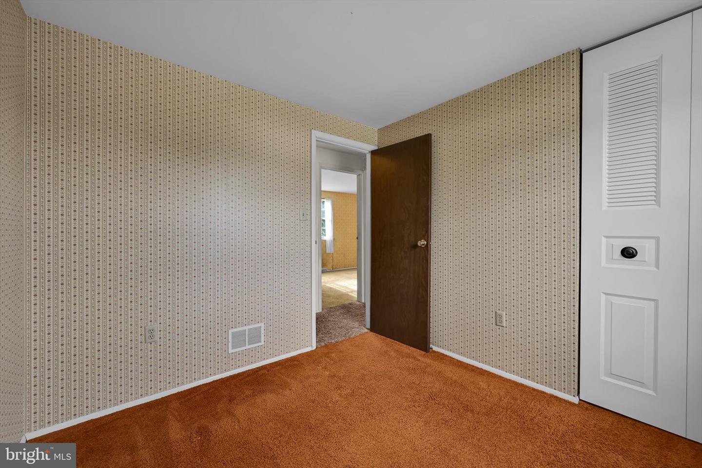 15 Elm St Property Photo 18