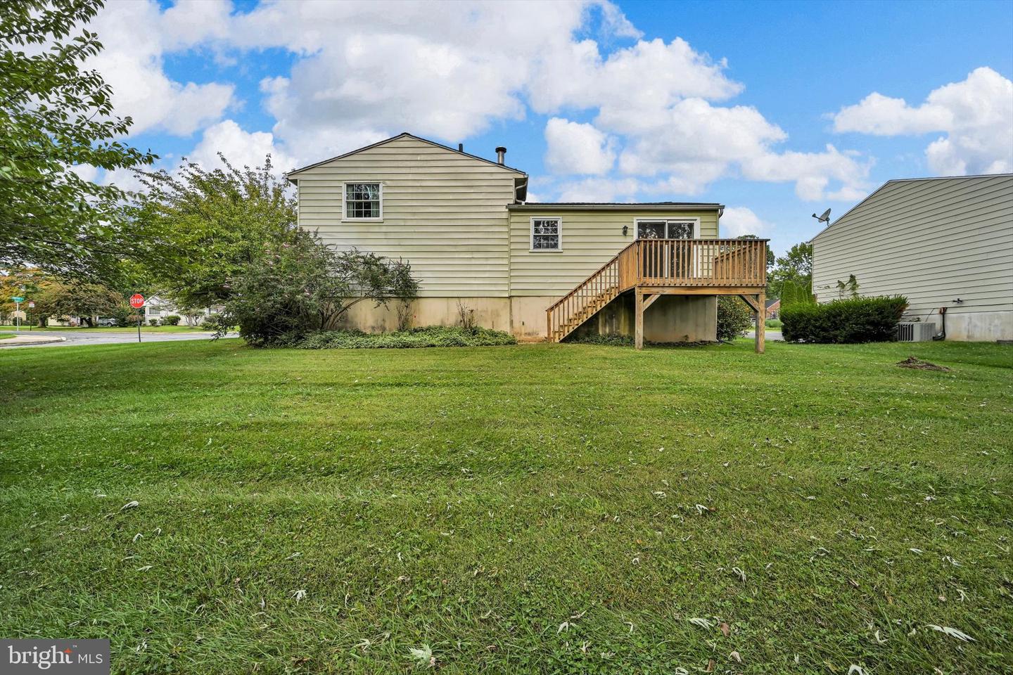 15 Elm St Property Photo 31