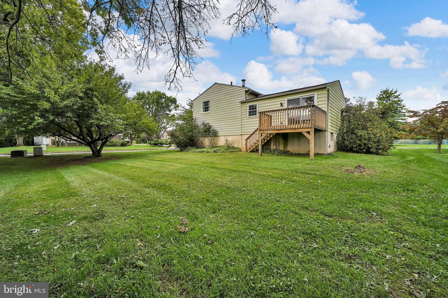 15 Elm St Property Photo 33